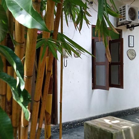 Suninn Hostel And Surf School 웰리가마 외부 사진