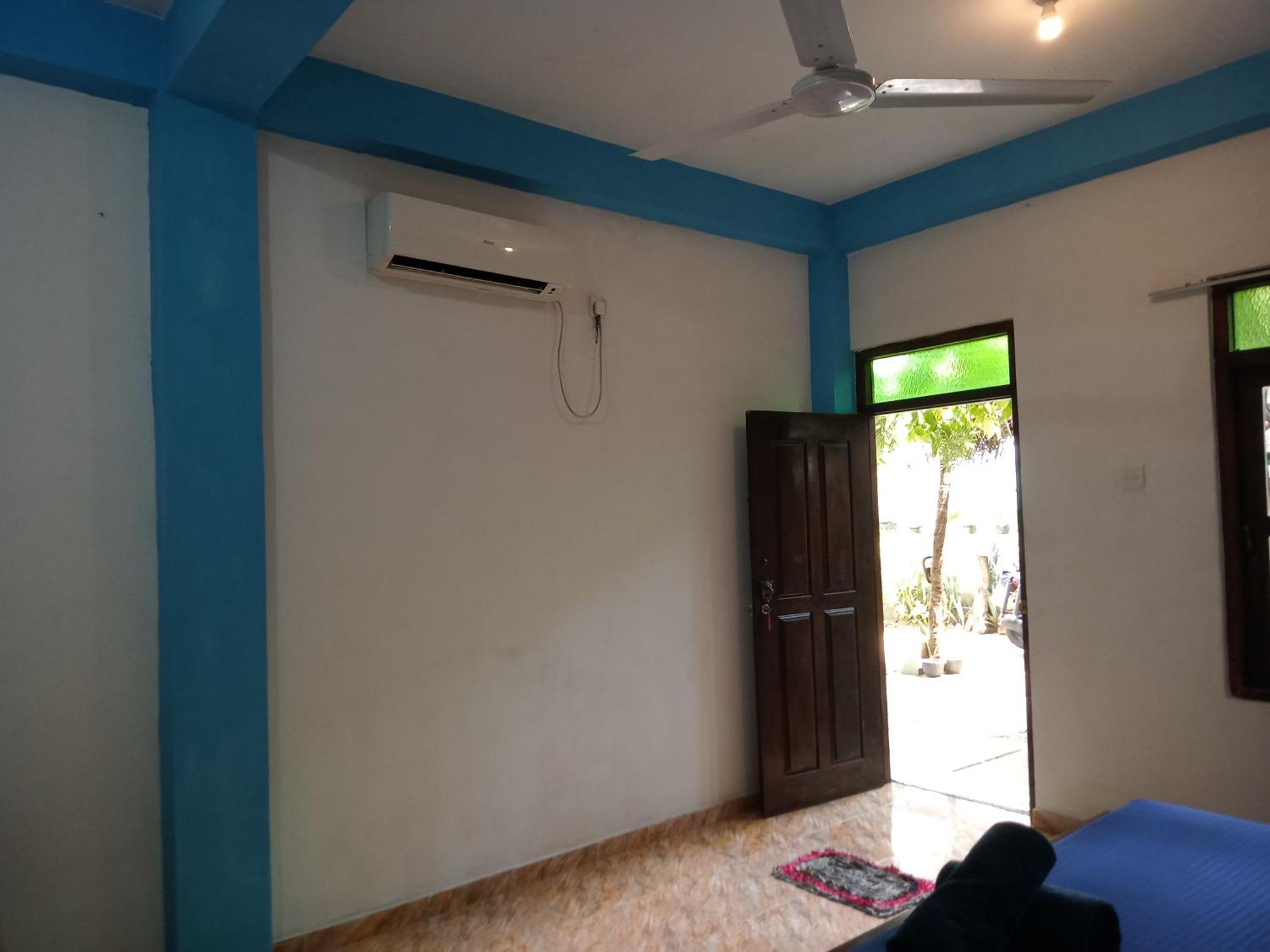 Suninn Hostel And Surf School 웰리가마 외부 사진